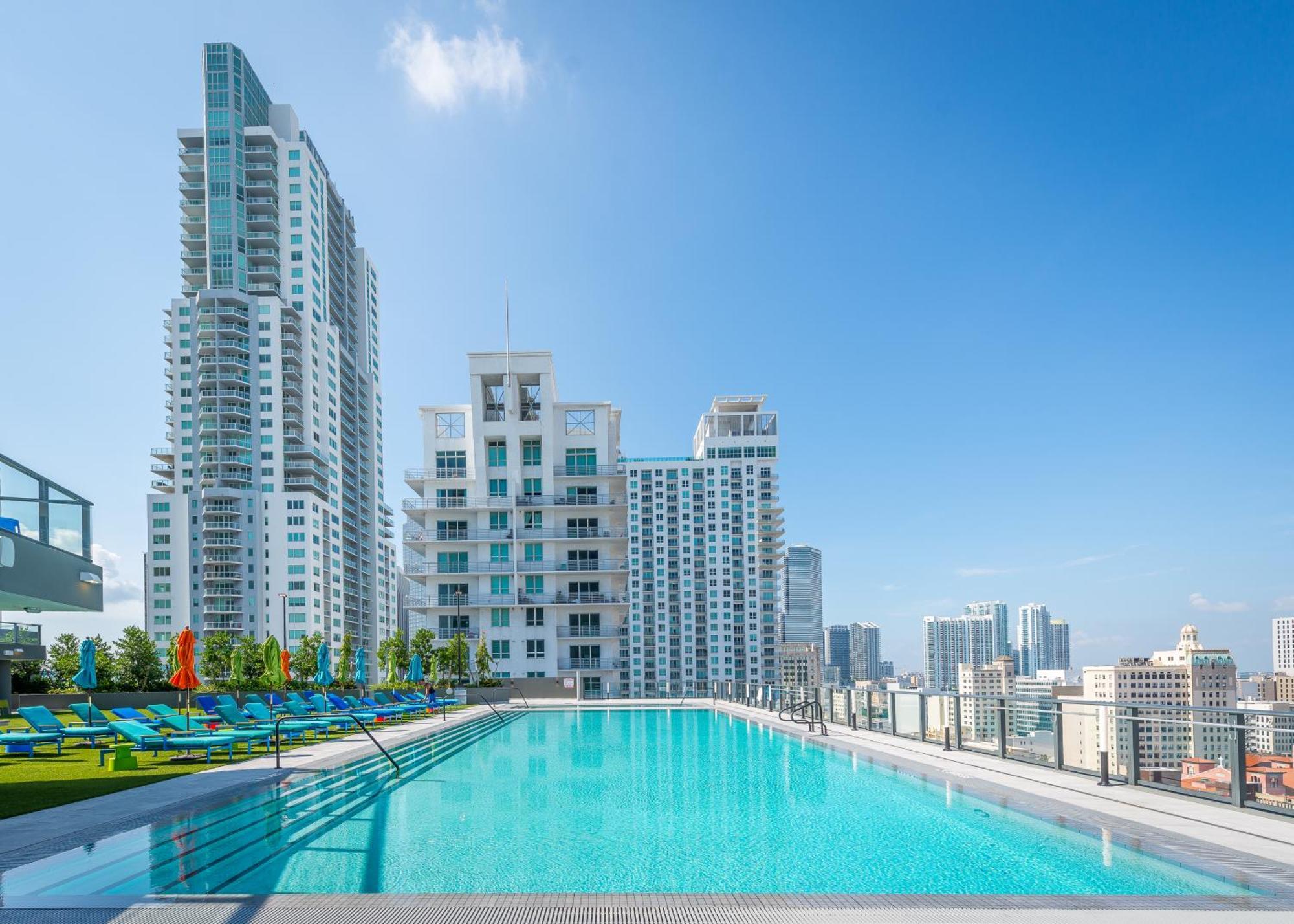 Luxurious King Bed Suite In Downtown Miami Exterior foto
