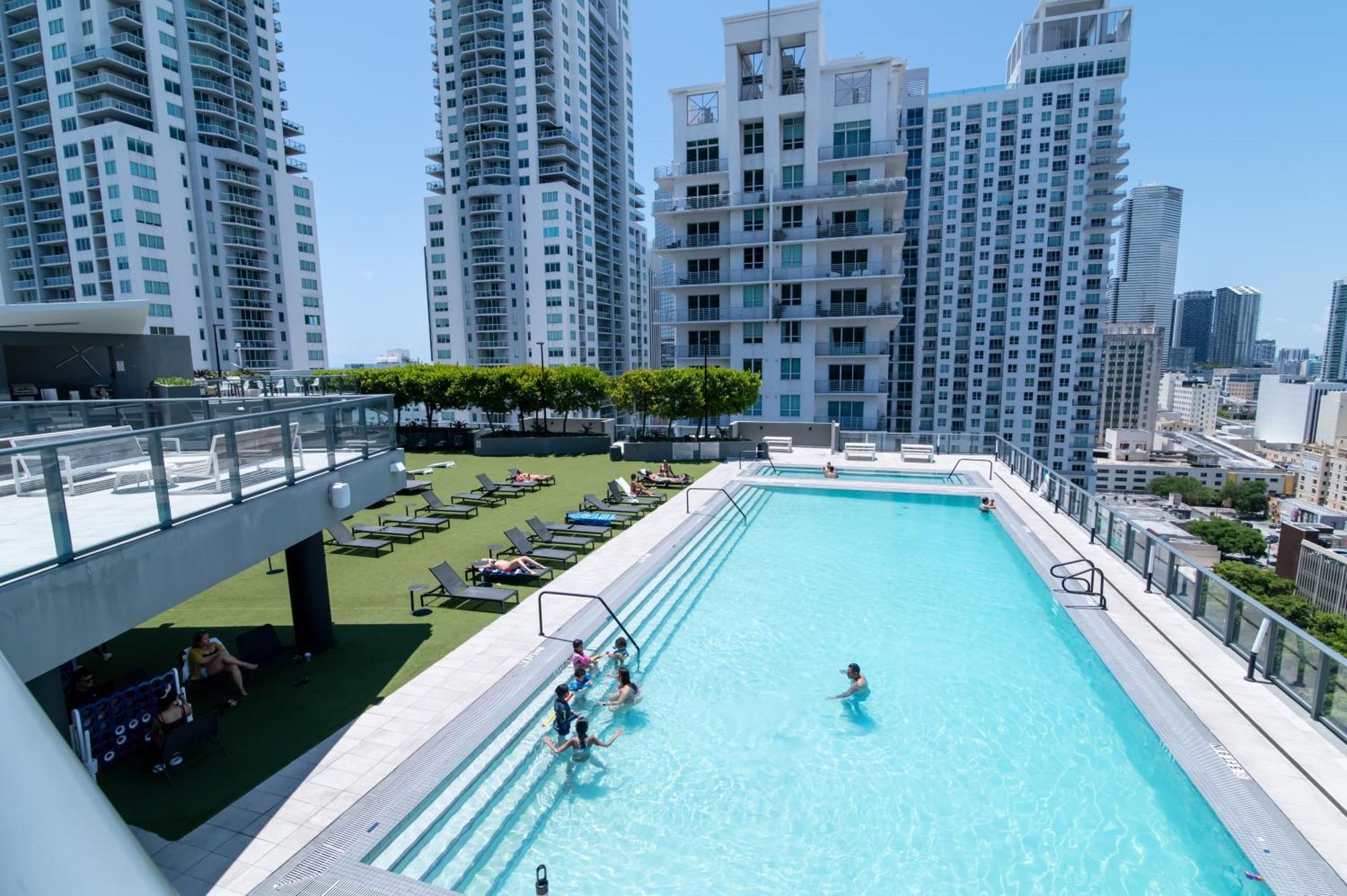 Luxurious King Bed Suite In Downtown Miami Exterior foto